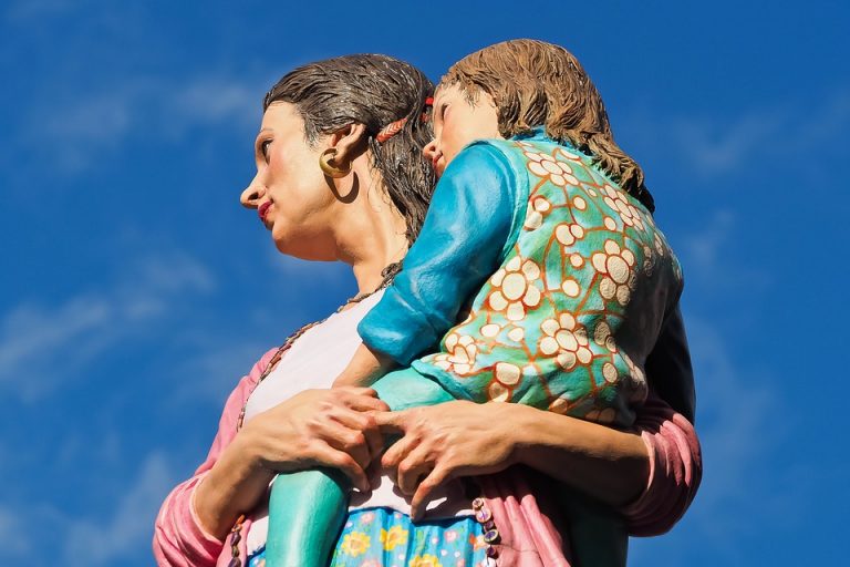 О женщине без денег и с ребенком на руках