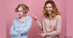 Как понять, что вам завидуют: 8 признаков