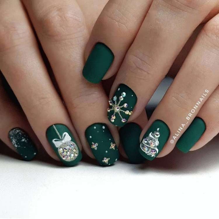 Топ вариантов маникюра на праздники