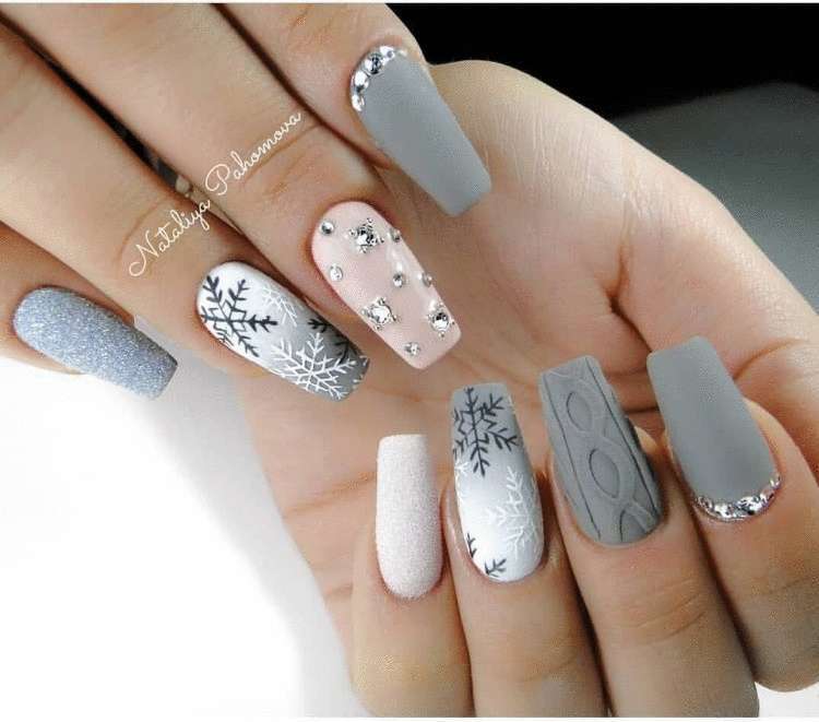 Топ вариантов маникюра на праздники