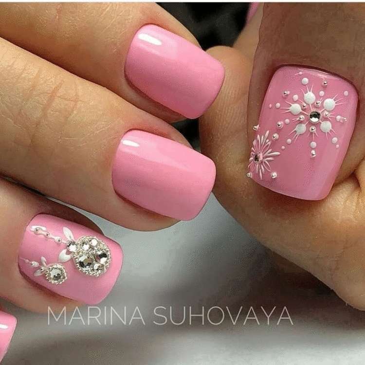 Топ вариантов маникюра на праздники