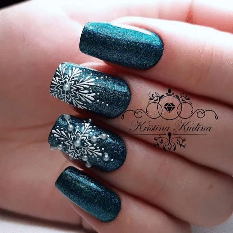 Топ вариантов маникюра на праздники