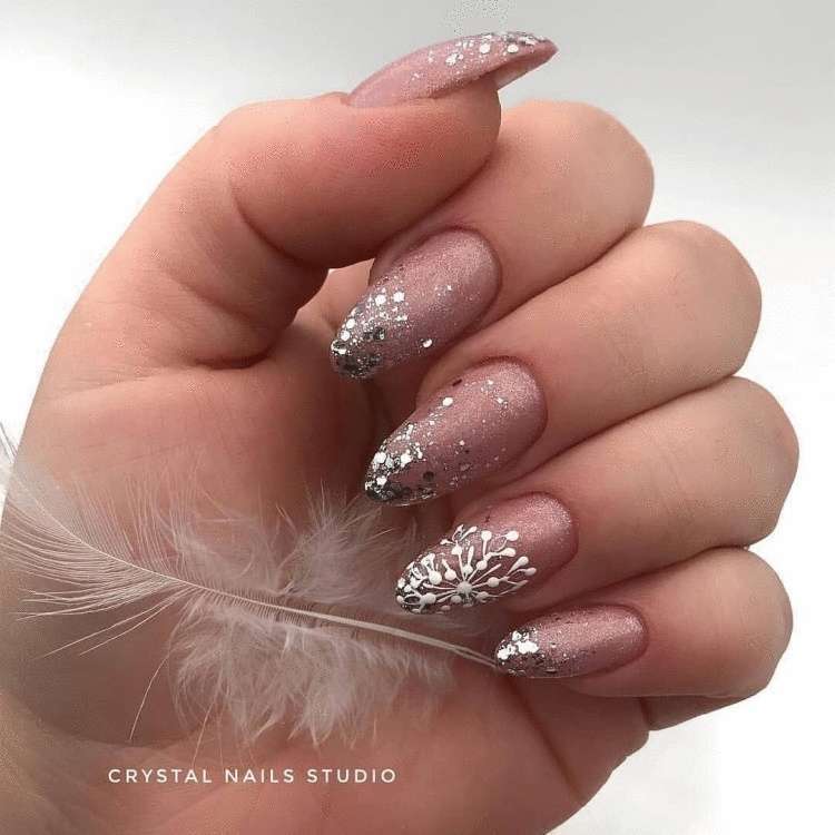 Топ вариантов маникюра на праздники