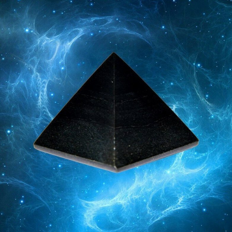 Почему в Советском Союзе продавали молоко в треугольных пакетиках