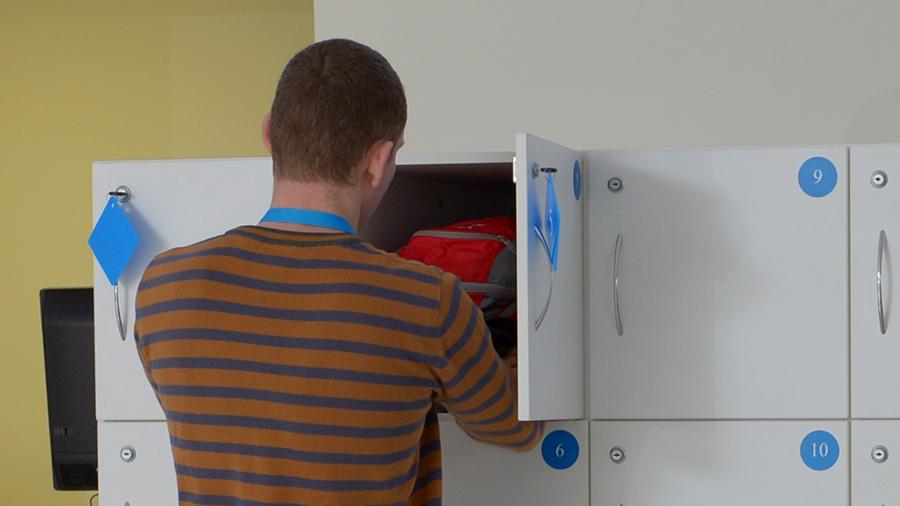 Гениально! Женщина придумала, как больше не таскать пакеты с магазина