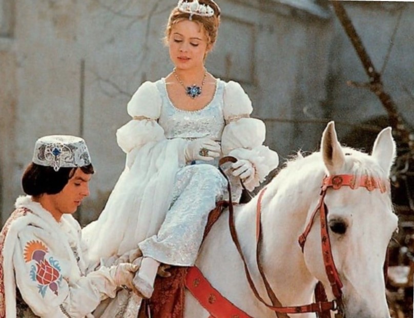 Привет из детства - сказка "Три орешка для Золушки"