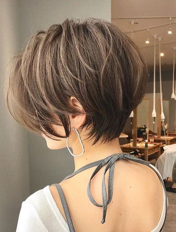 Актуальные стрижки на 2020 год, с которыми можно выглядеть моложе