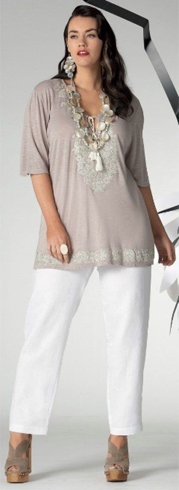 Как одеваться женщинам с пышными формами