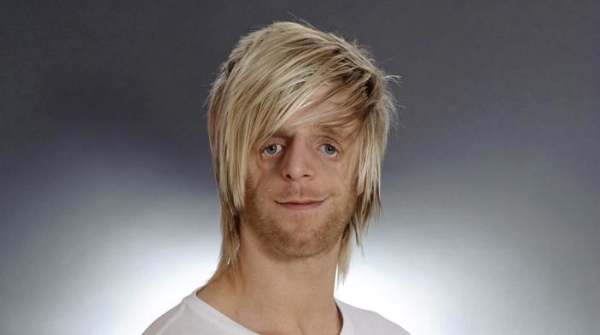 Мальчик, от которого в детстве отказались родители, вырос и теперь вдохновляет всех своим примером