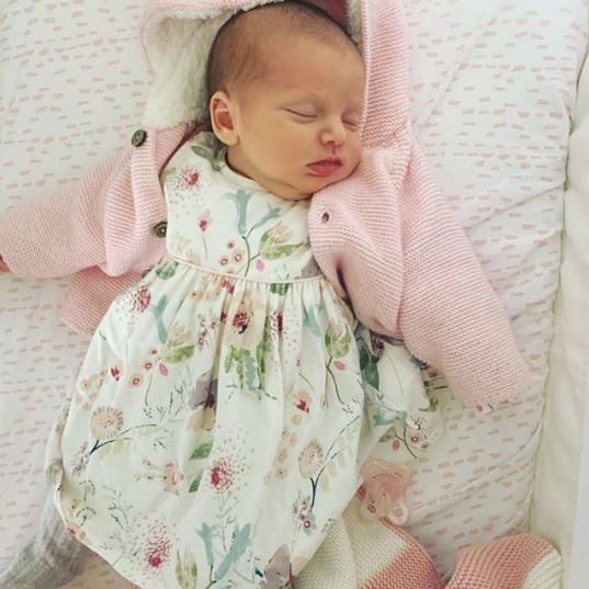 В семье, где 10 сыновей, наконец родилась девочка