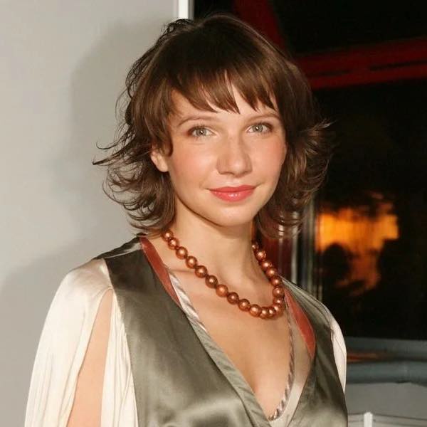 "Ирина Рахманова: жизнь актрисы, которая сыграла культовую роль в сериале “9 рота” "