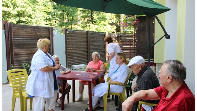 Не осуждайте тех, кто сдает родственников в дом престарелых