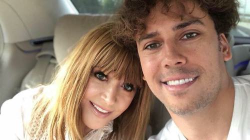 Звездная любовь, которая не замечает разницы в возрасте и еще утверждает, что этому чувству подвержены все возрасты.