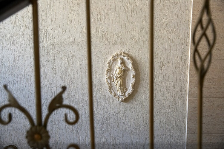 Жильцы обычной ростовской многоэтажки сделали из своего подъезда настоящий шедевр