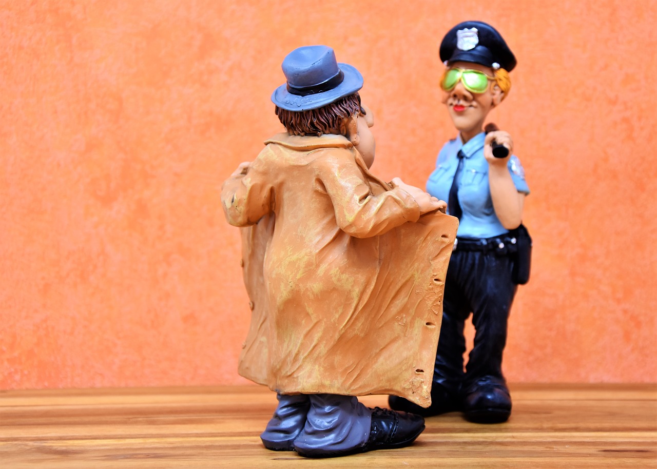 Я выпил бокал пива. Полицейские увидели меня в машине, один из них подбежал и потребовал документы