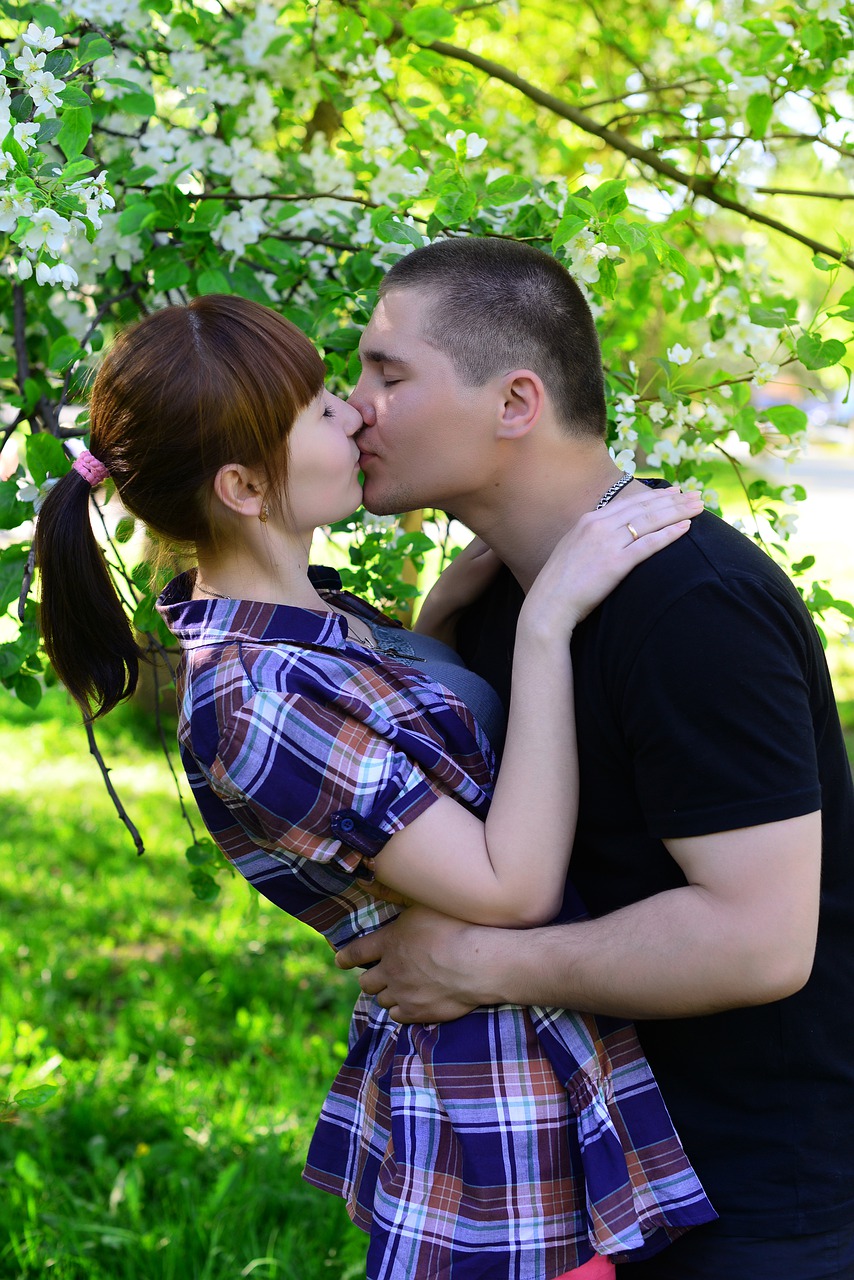 Встретил школьную любовь и хочу бросить семью