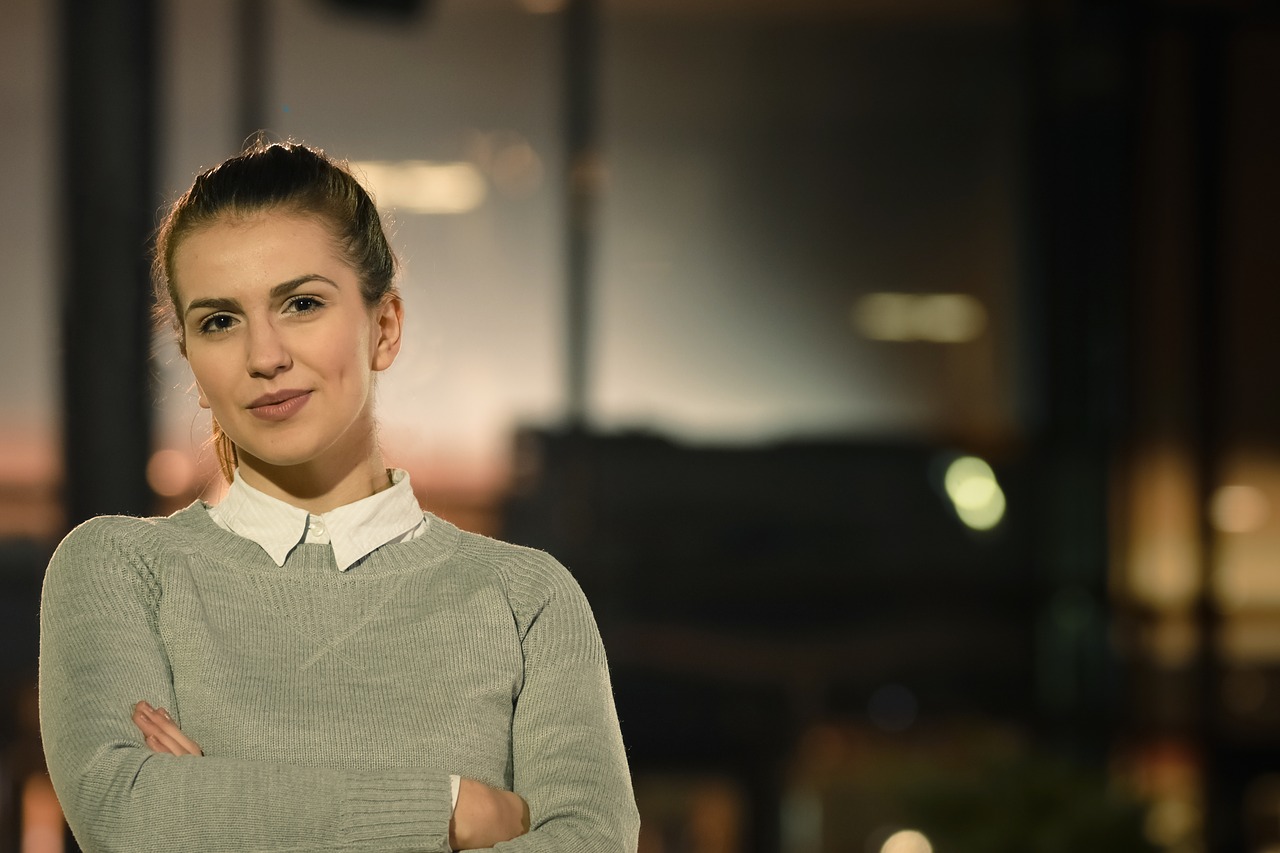 Юля должна платить алименты. Но не ребенку, а матери