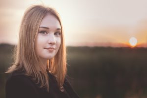 Этот Новый год ей придется опять отмечать одной — дети не приехали