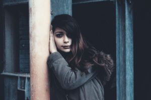 Этот Новый год ей придется опять отмечать одной — дети не приехали