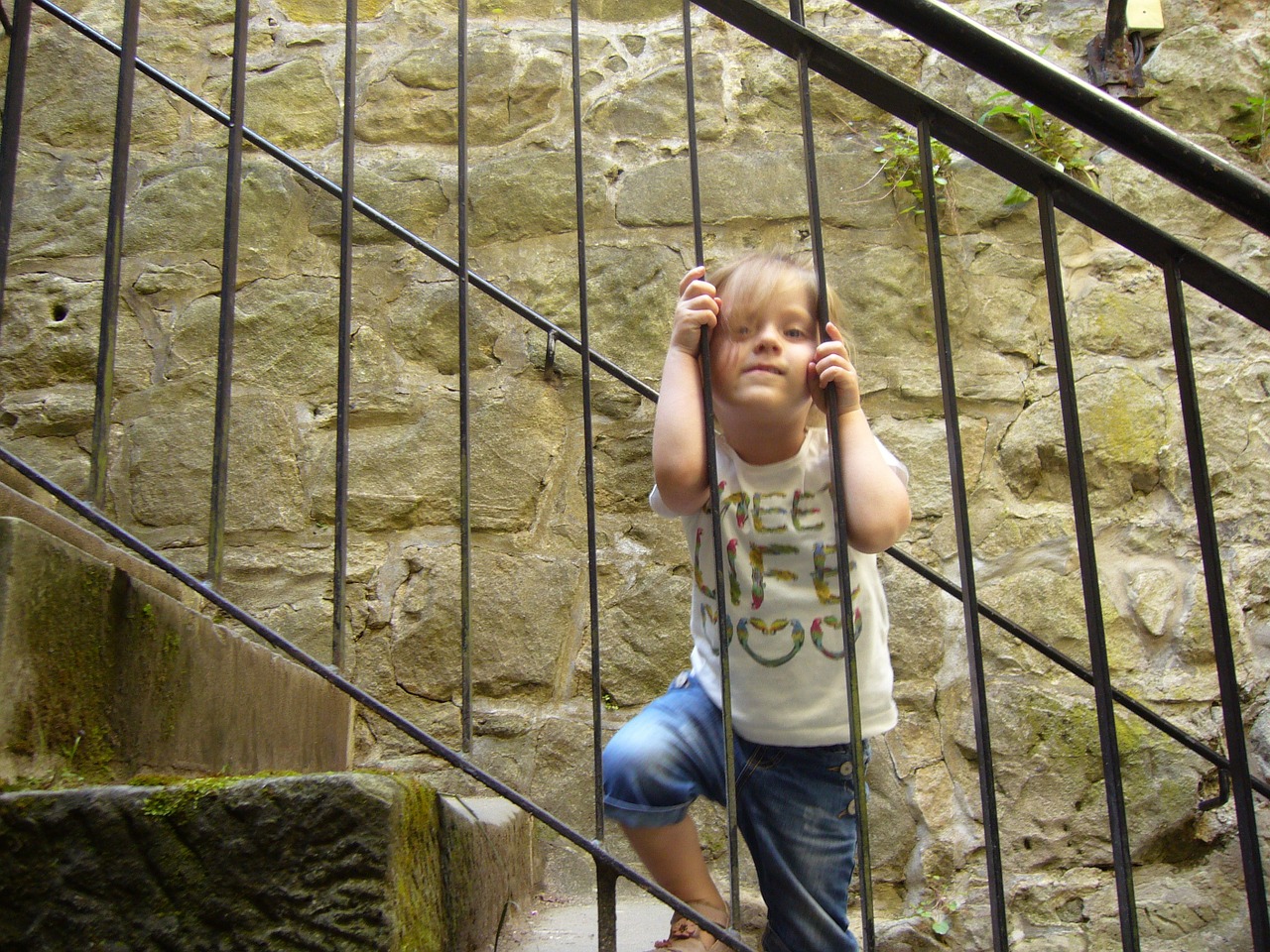 "Хотела налить в тарелку, но внучка закричала: — Это папина кастрюля! "