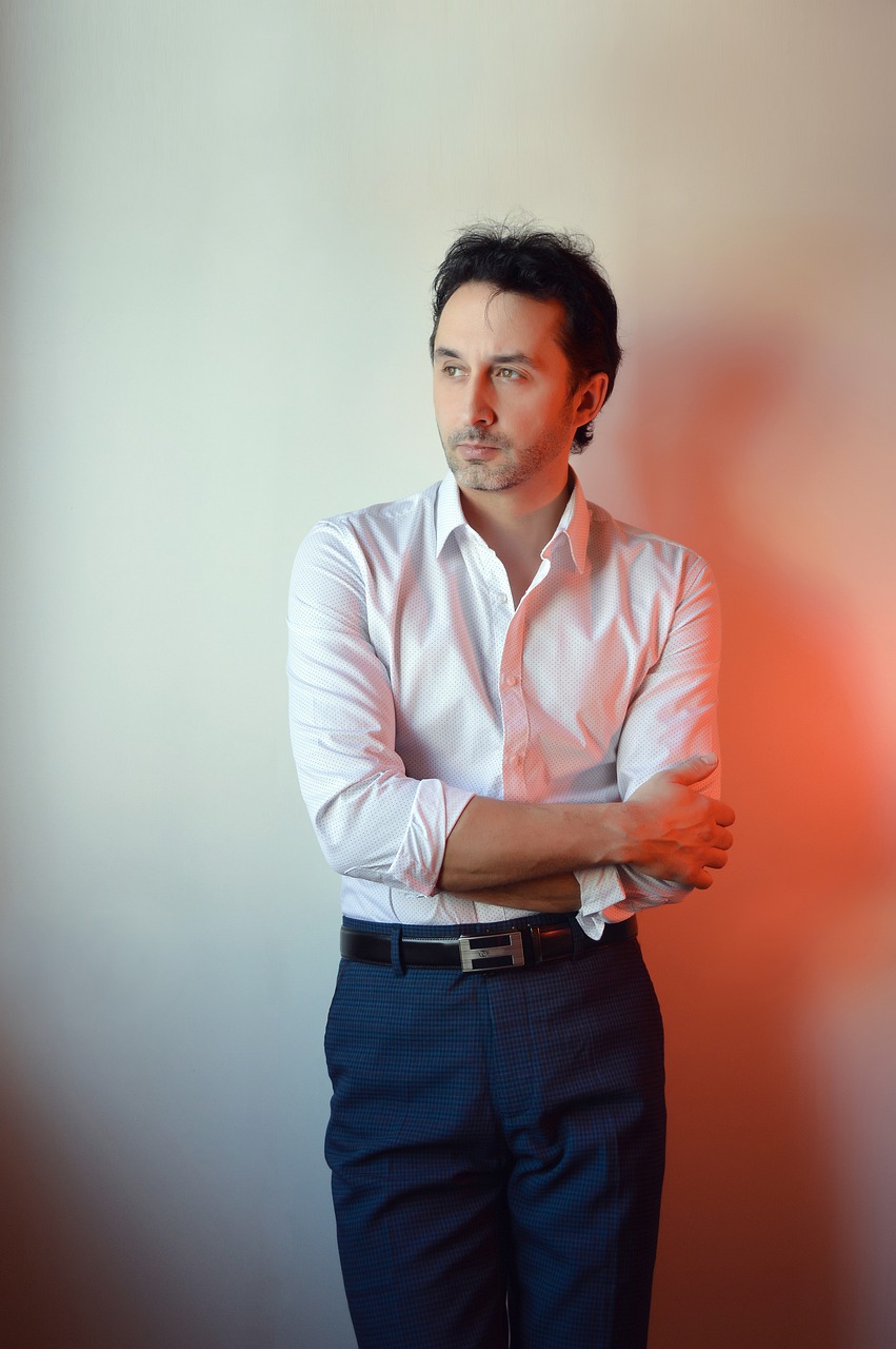 Дочь вышла замуж за наглого, ленивого и обидчивого парня. Думаем, как бы их развести