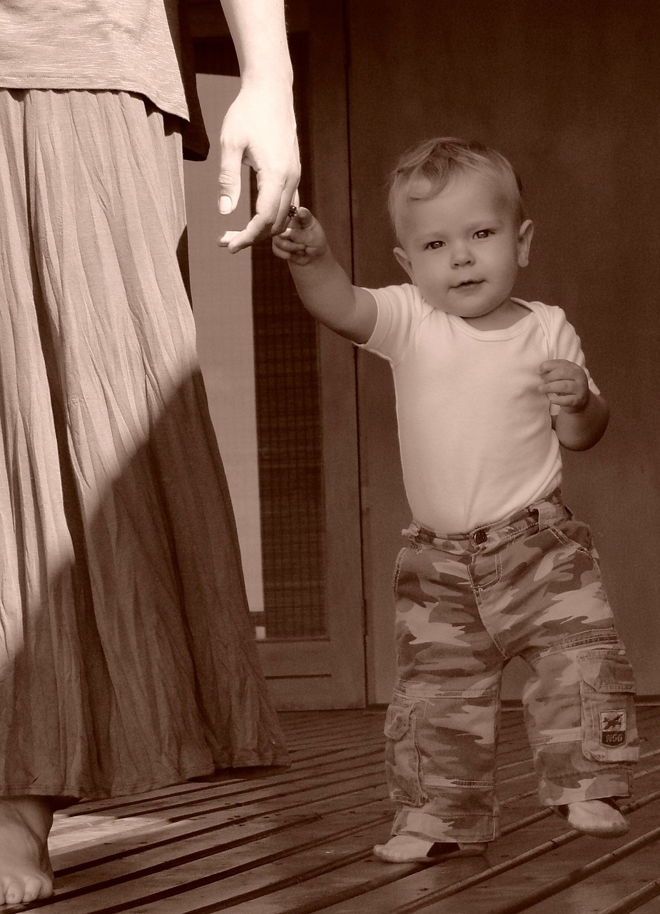 — Не стыдно? Надо помогать многодетным мамам! Своих детей не родила и сестре помочь не хочешь