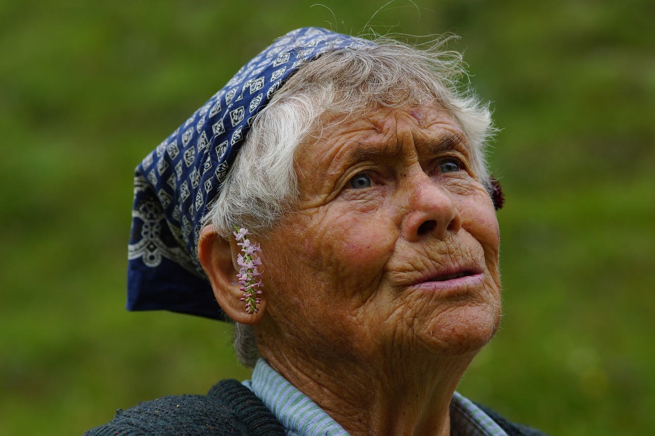 Больше чем 30 лет назад стала матерью трех сыночков. Теперь же никто из них не желает ухаживать за пожилыми родителями