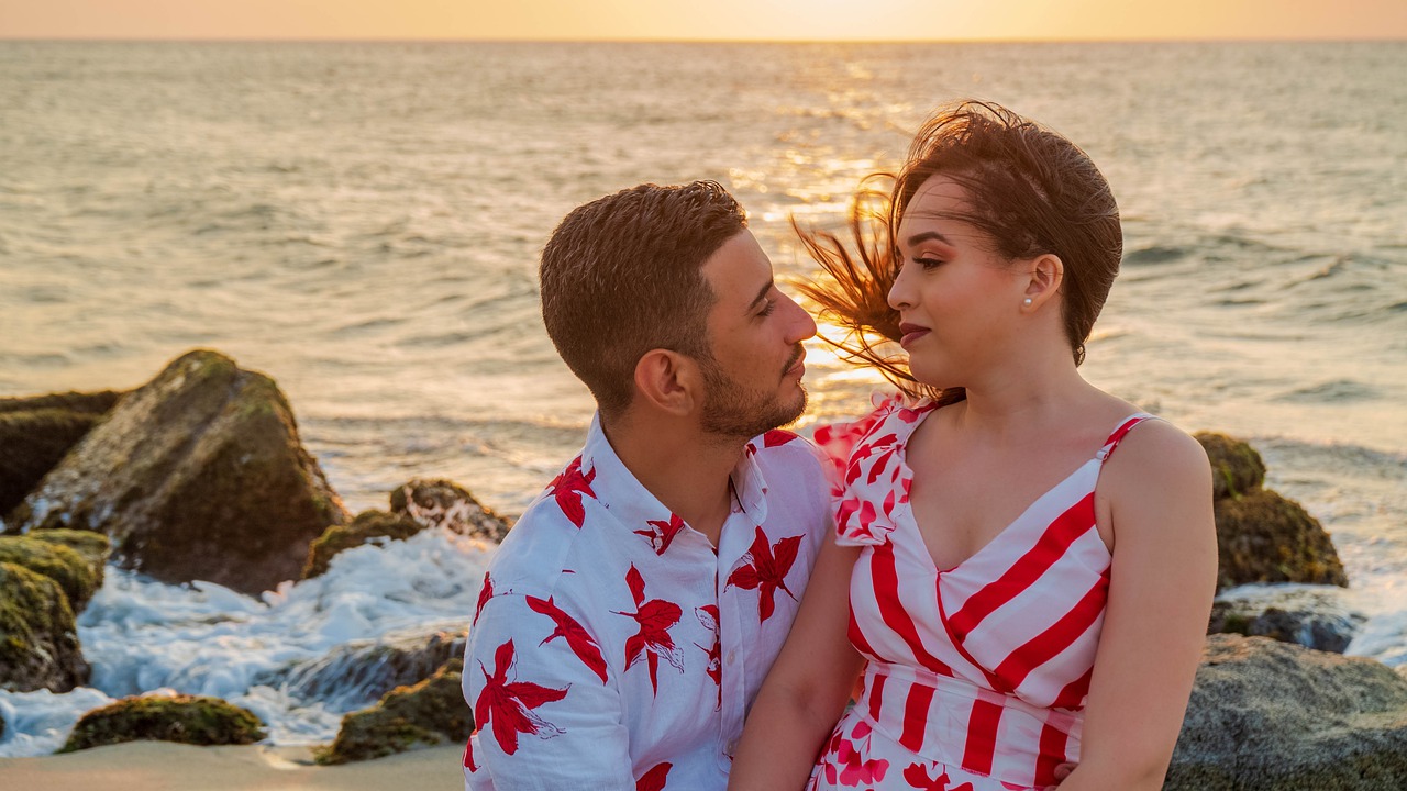 Устал от этих отношений...Только как ей сказать об этом? Она бросила семью ради меня