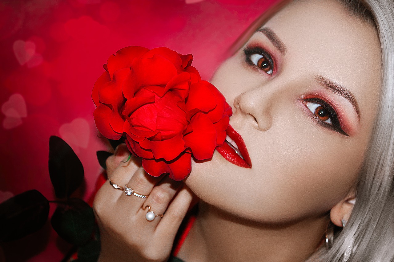 Этот Новый год ей придется опять отмечать одной — дети не приехали