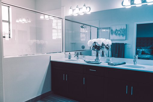 Мой брат попросил меня сделать ремонт в квартире нашей мамы. Он пообещал все оплатить, но ремонт ему не понравился и он теперь не отдает мне деньги