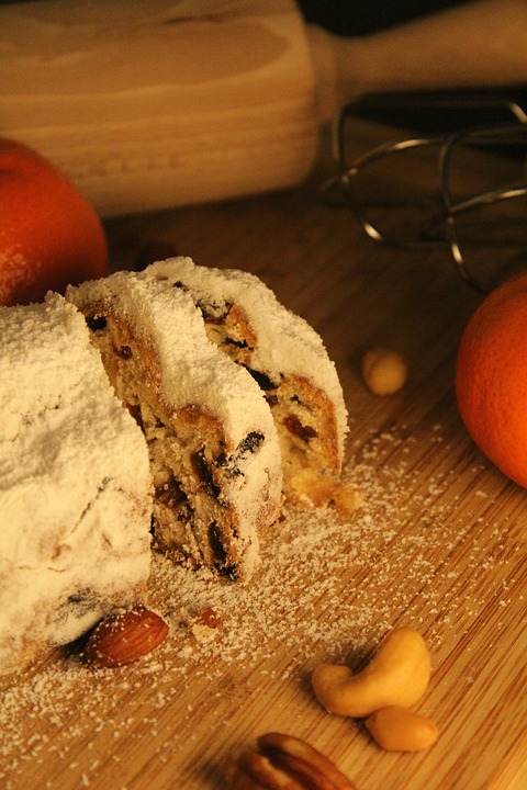 Любимый сын продает квартиру вместе со своей мамой