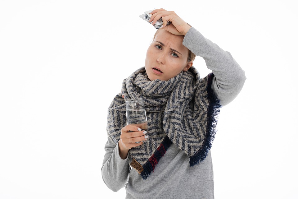 "Мама, ты же меня ненавидишь? Сдашь меня в приют, правда?"- По щекам у нее скатилась слеза, зеленые как полевая трава глаза наполнились ангельской невинностью.