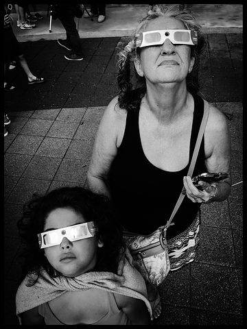 Бабушки тоже люди. С внуками сидеть не обязаны