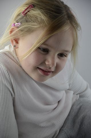 - Как я это своих внучек за стол усажу, а других домой отправлю? - Моя свекровь кормит соседей