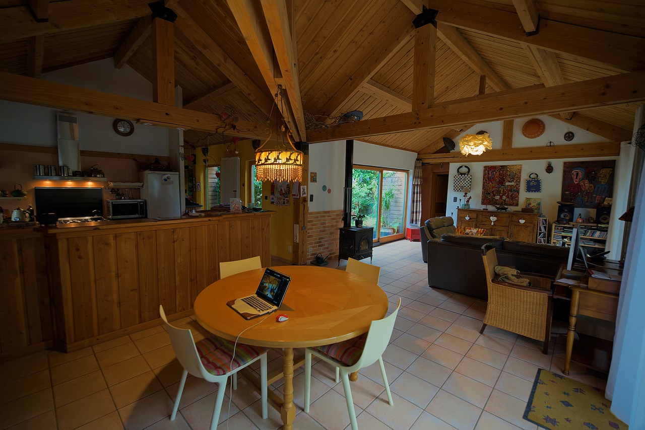 Не желая продавать квартиру, брат решил прописать в ней дочку