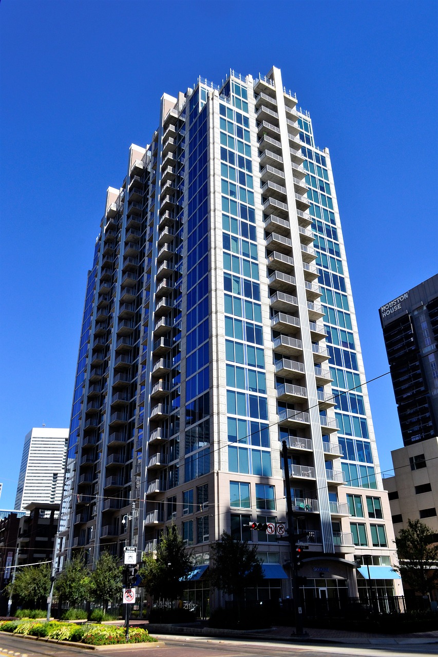 Не желая продавать квартиру, брат решил прописать в ней дочку