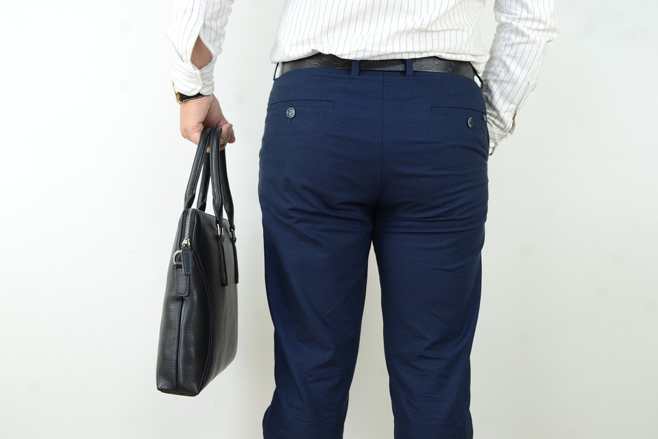 Всё свое детство я жила лишь одной мечтой - получить документ о совершеннолетии. Как же я презирала своего отца, который бросил меня вот так, даже не попрощавшись.