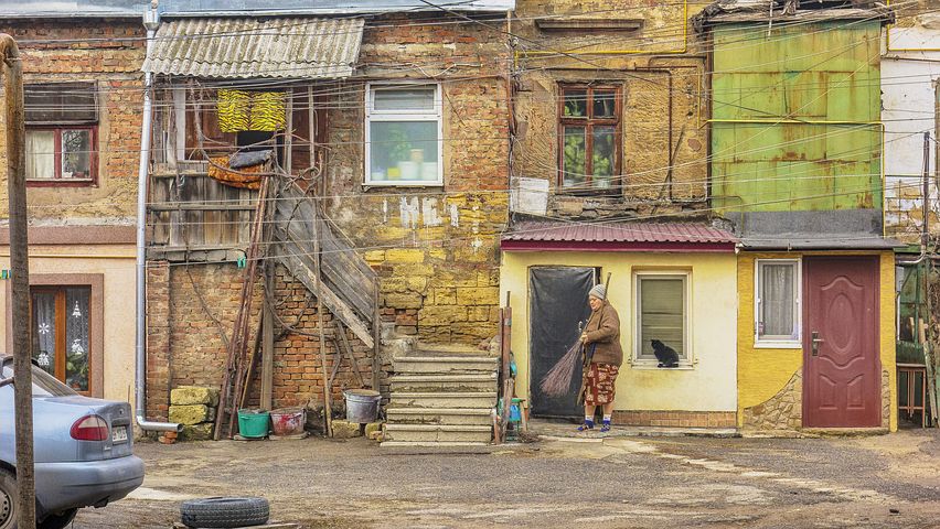 Помог бабке — получил невесту