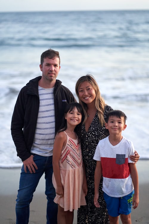 Муж оказался приемным ребенком, а я крайней