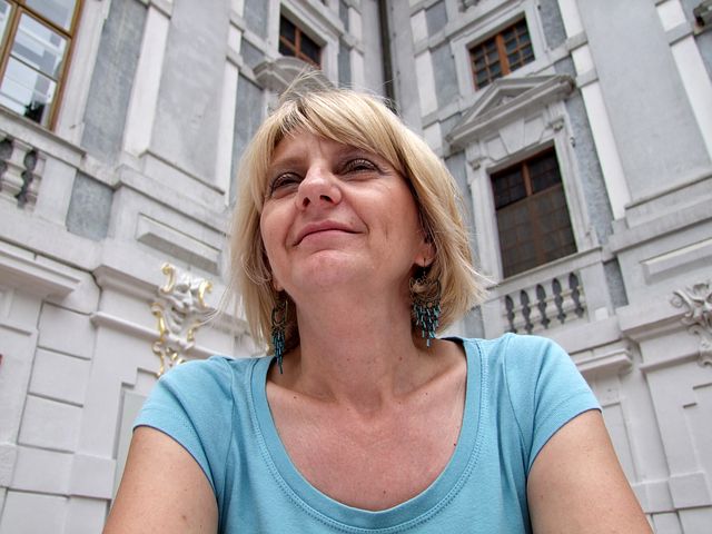 Не знаю, зачем моя свекровь так со мной поступила? Зачем ссорить меня с моим мужем