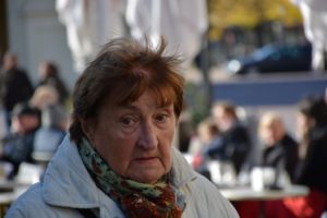 Из-за свекрови на пятом месяце беременности я потеряла ребенка. Пока лежала в больнице, мои вещи выставили за порог.