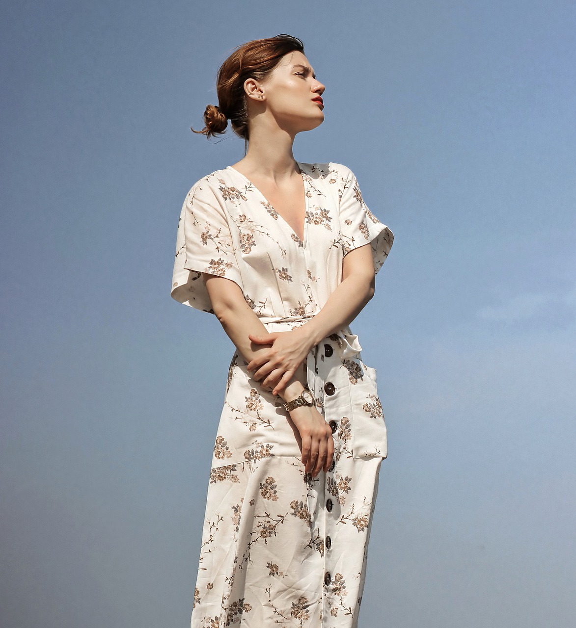 Решила подарить снохе новое платьице, а она его выбросила