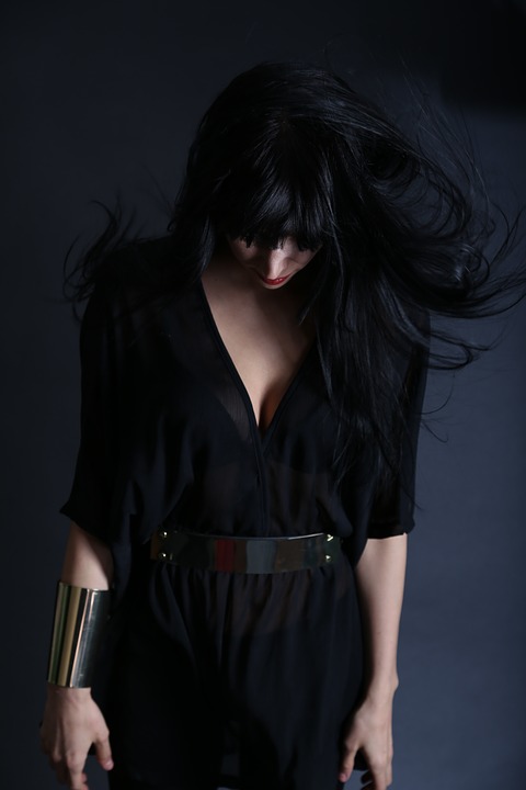 Как увидела я эту новую невестку- это ж надо! Я изо всех сил просила сына не разрушать семью.