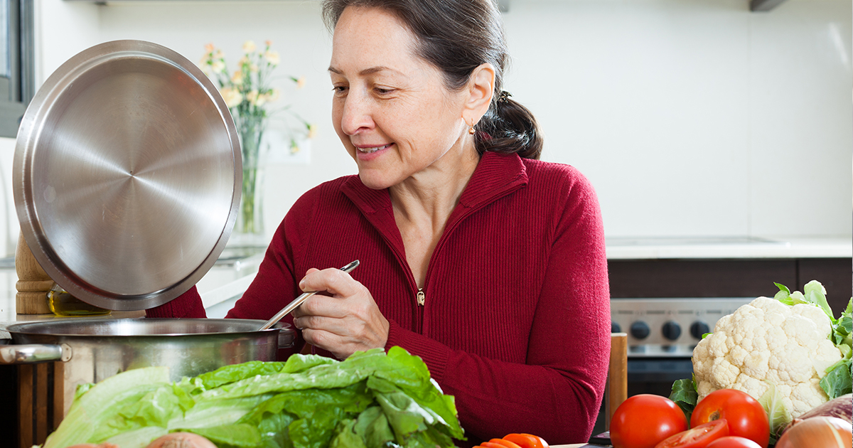 — Ну как мама не поймет, что я здесь не хозяйка? — жалуется дочь