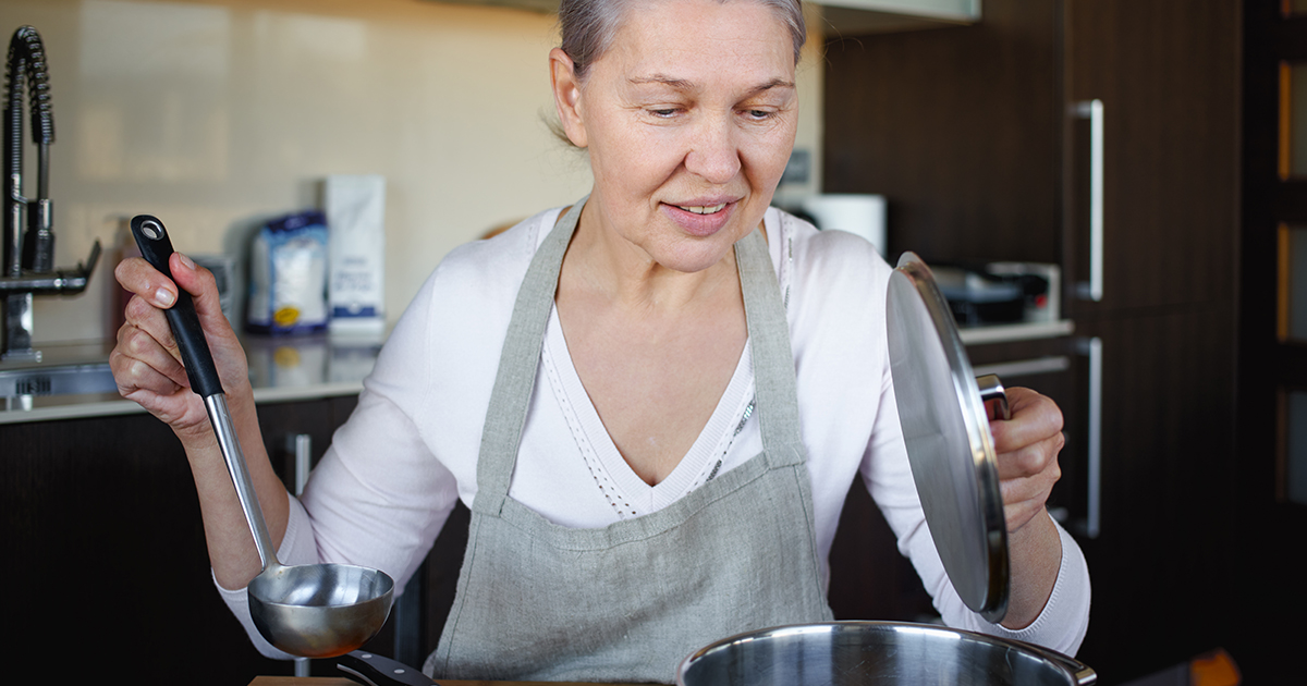 — Ну как мама не поймет, что я здесь не хозяйка? — жалуется дочь