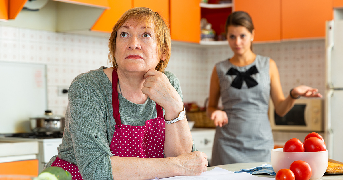 Года два я перед свекровью стелилась, потом поняла, что ничего тут не поможет и стала жить так, как я этого хочу