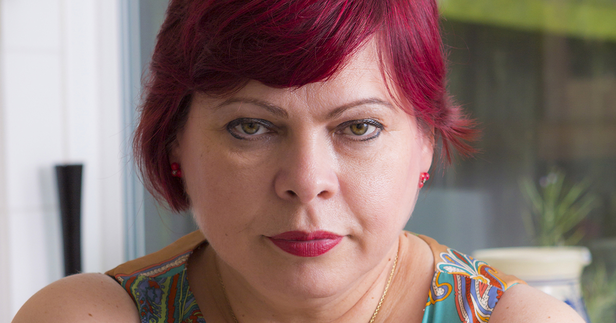 Муж "отблагодарил" неожиданным способом - представил меня гостям, как домработницу