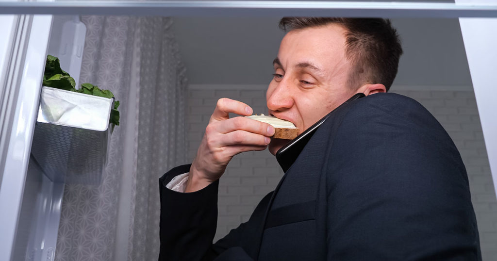 — Заверните мне котлеты в блины!