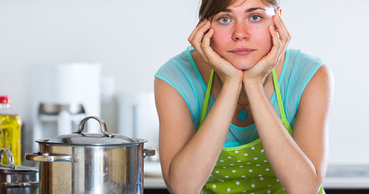 — Ну как мама не поймет, что я здесь не хозяйка? — жалуется дочь