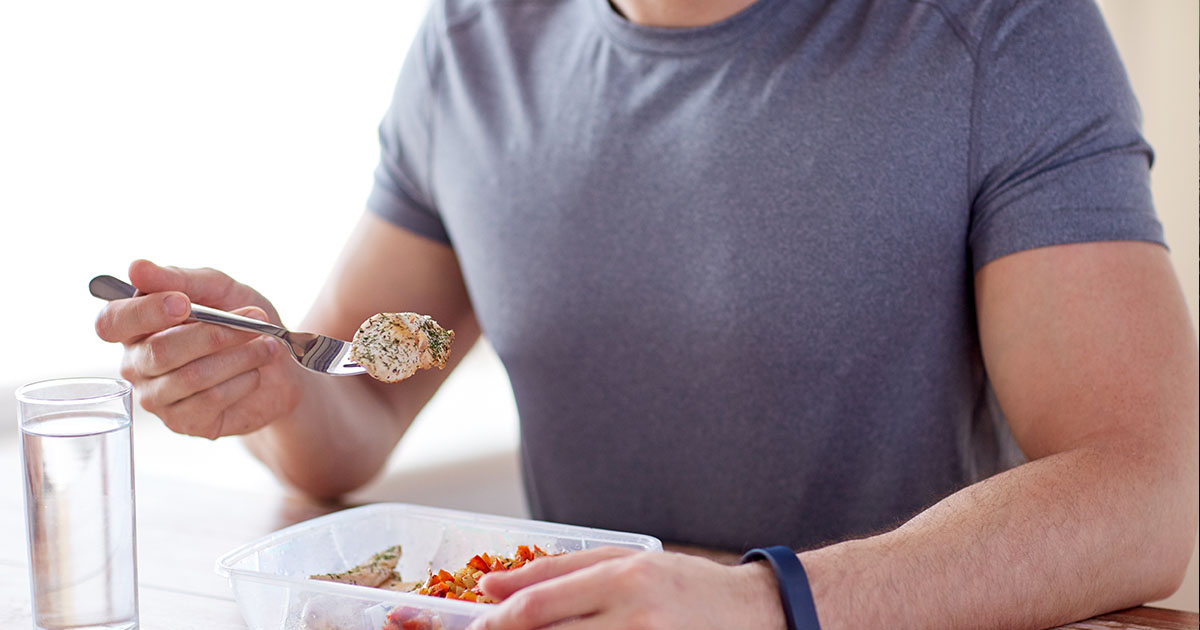 — Заверните мне котлеты в блины!